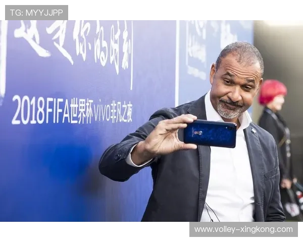 阿迪达斯携手足球球星共创绿茵场传奇梦想舞台